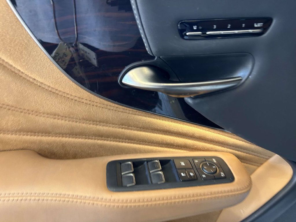 Used 2022 Lexus LS 500 w/ Interior Upgrade Package RWD image 11