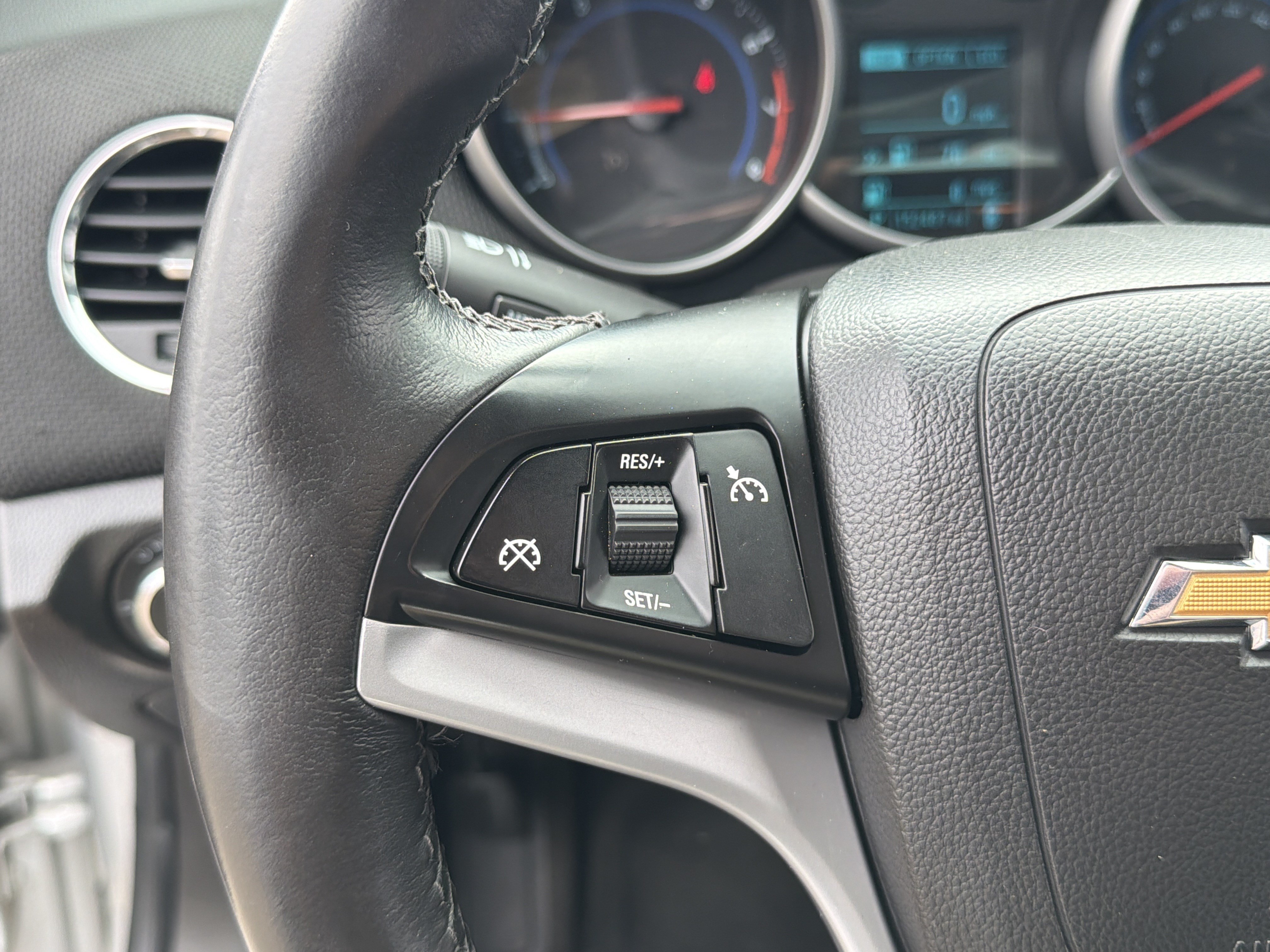 Used 2014 Chevrolet Cruze Eco FWD image 17