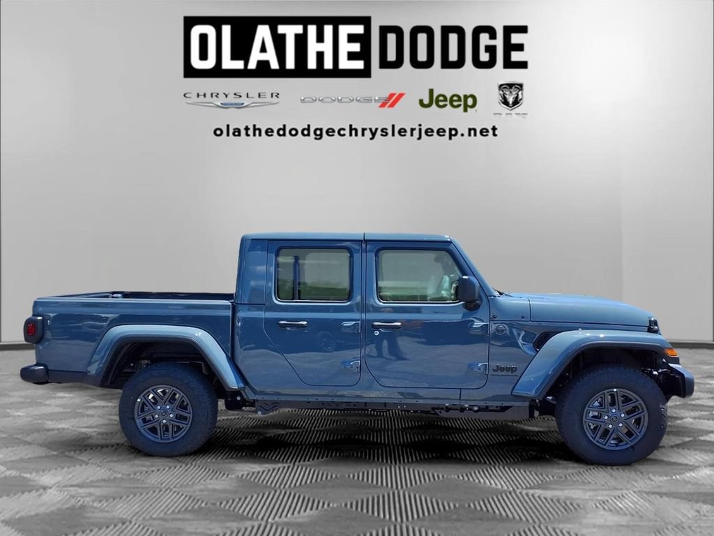 New 2026 Jeep Gladiator Sport AWD/4WD image 28