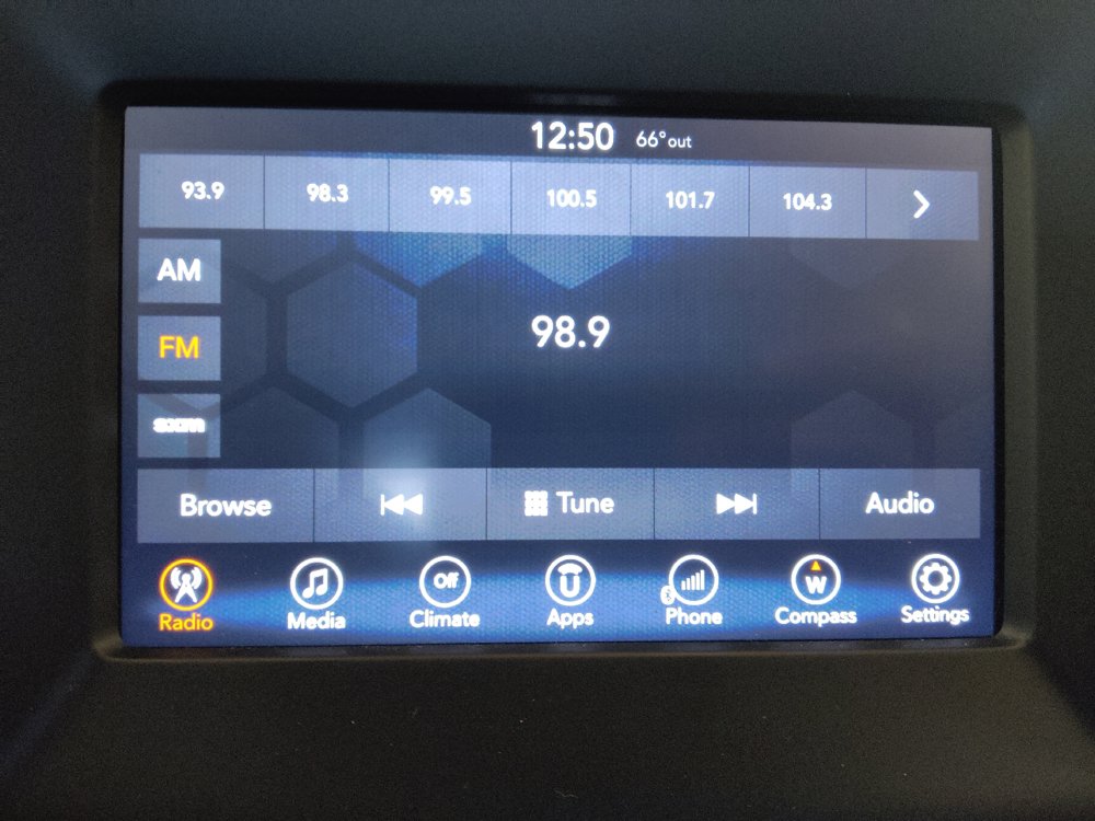 Used 2017 Jeep Compass Latitude w/ Popular Equipment Group FWD image 25