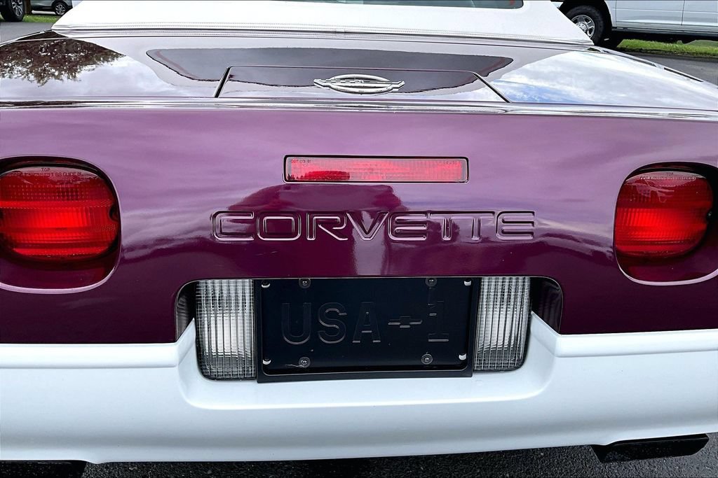 Used 1995 Chevrolet Corvette Convertible RWD image 24