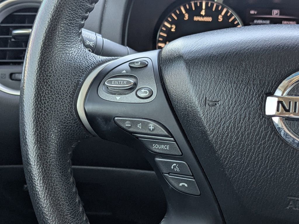 Used 2016 Nissan Pathfinder SV image 20