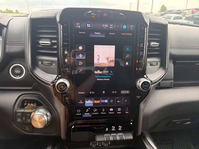 New 2026 RAM 1500 Laramie AWD/4WD image 23