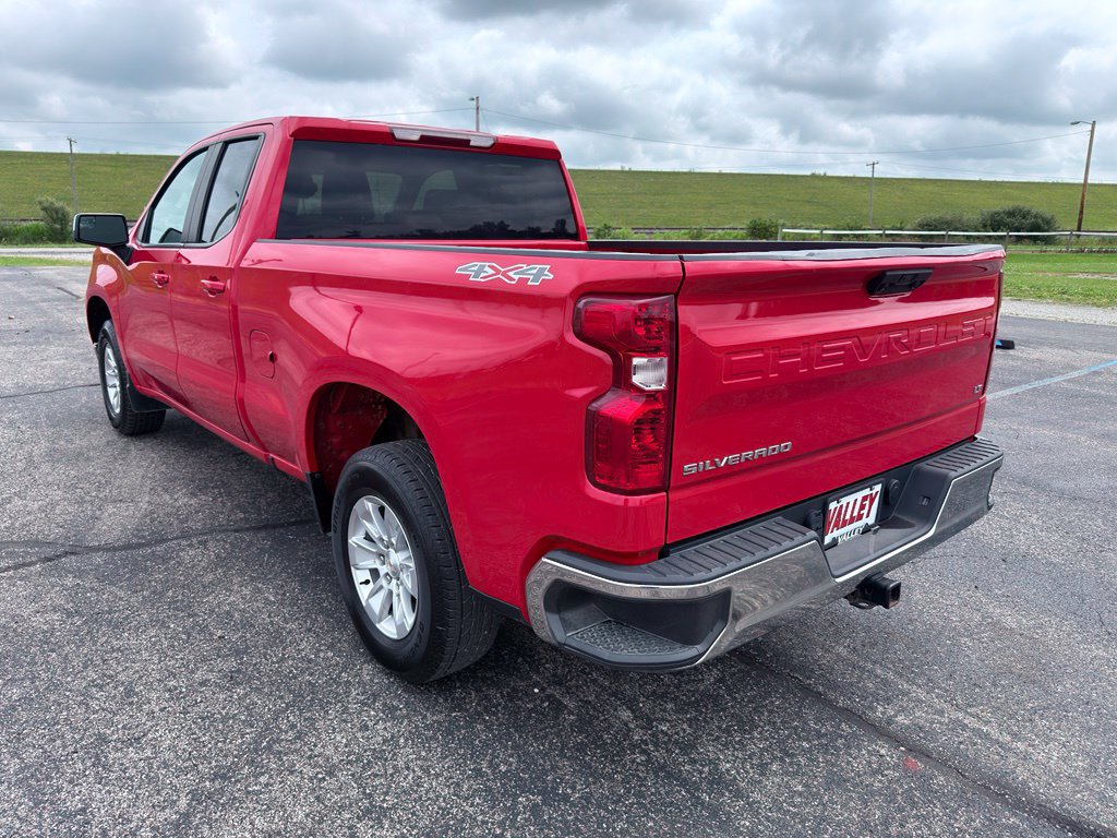 Used 2023 Chevrolet Silverado 1500 LT AWD/4WD image 15