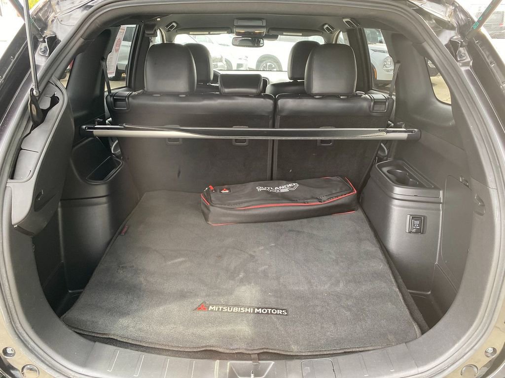 Used 2020 Mitsubishi Outlander SEL AWD/4WD image 28
