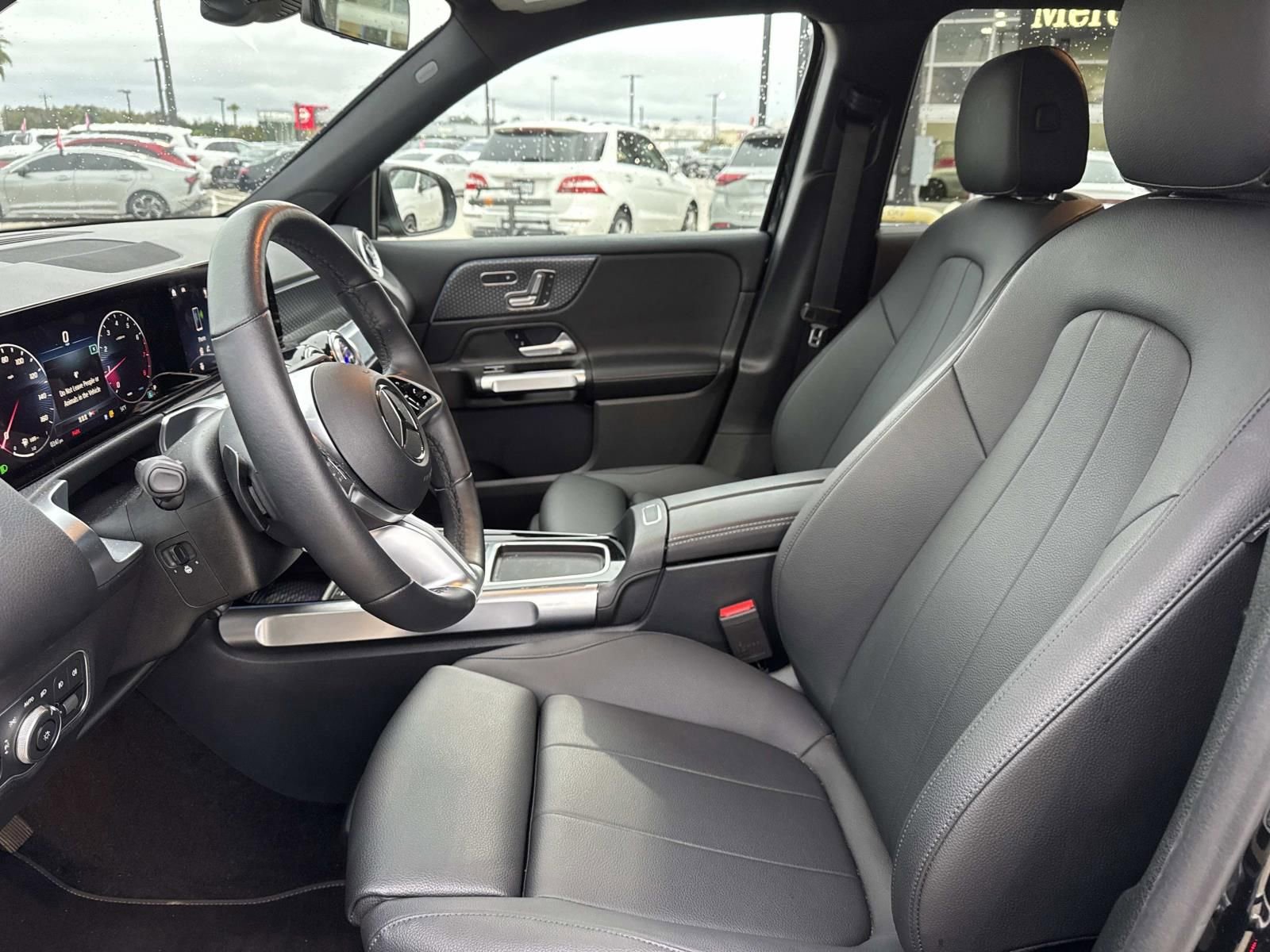 Used 2025 Mercedes-Benz GLB 250 4MATIC image 15