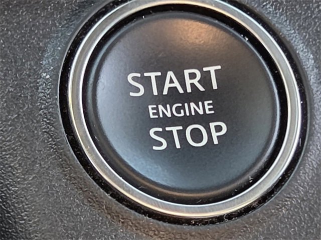 Used 2025 Land Rover Defender 110 S image 25