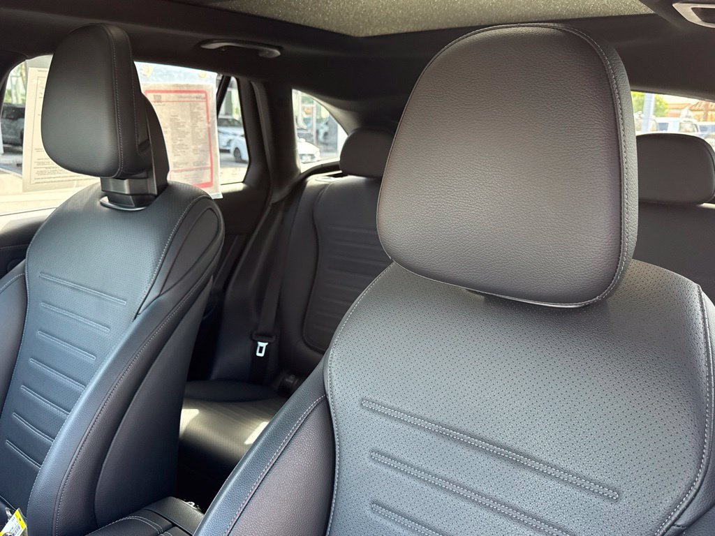 Used 2025 Mercedes-Benz GLC 300 4MATIC image 20