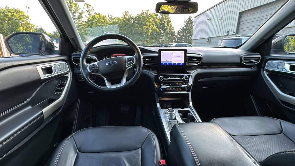 Used 2021 Ford Explorer Limited AWD/4WD image 8