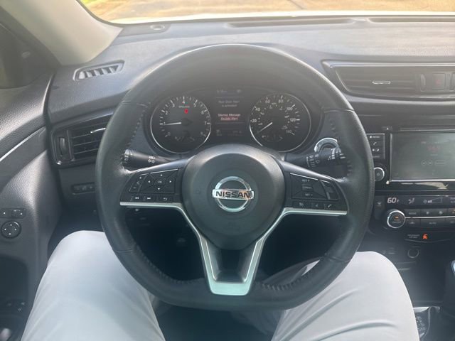 Used 2019 Nissan Rogue SV FWD image 17