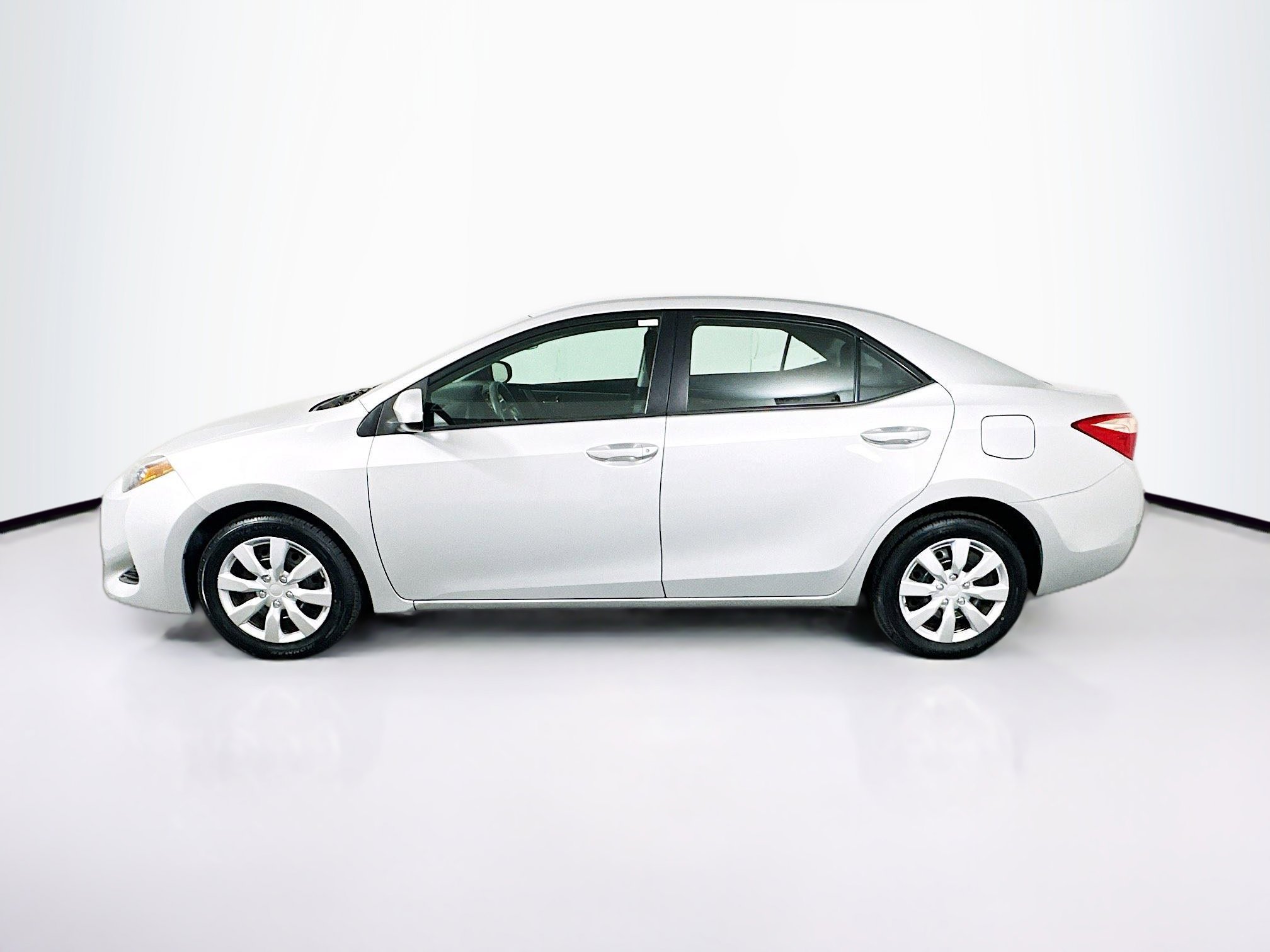 Used 2019 Toyota Corolla LE FWD image 4