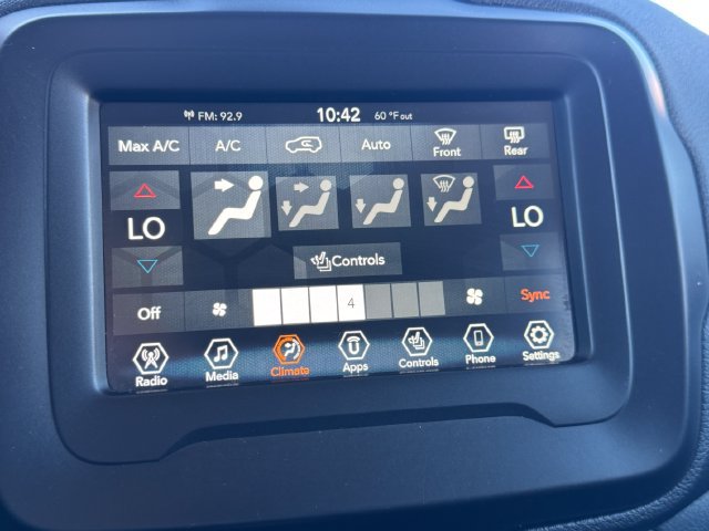 Used 2019 Jeep Renegade Latitude w/ Cold Weather Group AWD/4WD image 18