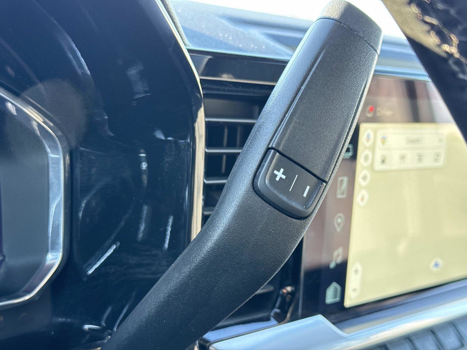 Used 2023 Chevrolet Silverado 1500 LT image 9