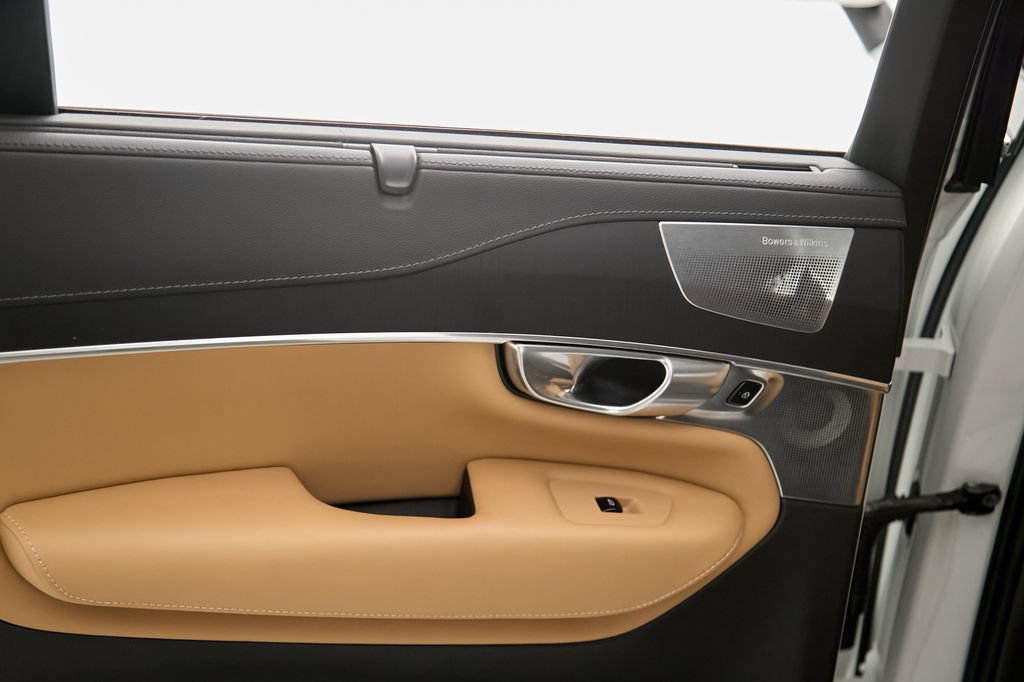 Certified 2023 Volvo XC90 T8 Ultimate w/ Lounge Package AWD/4WD image 20