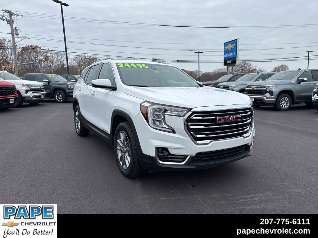 Used 2024 GMC Terrain SLT image 1