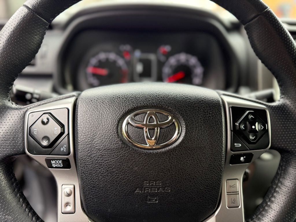 Used 2024 Toyota 4Runner SR5 AWD/4WD image 36