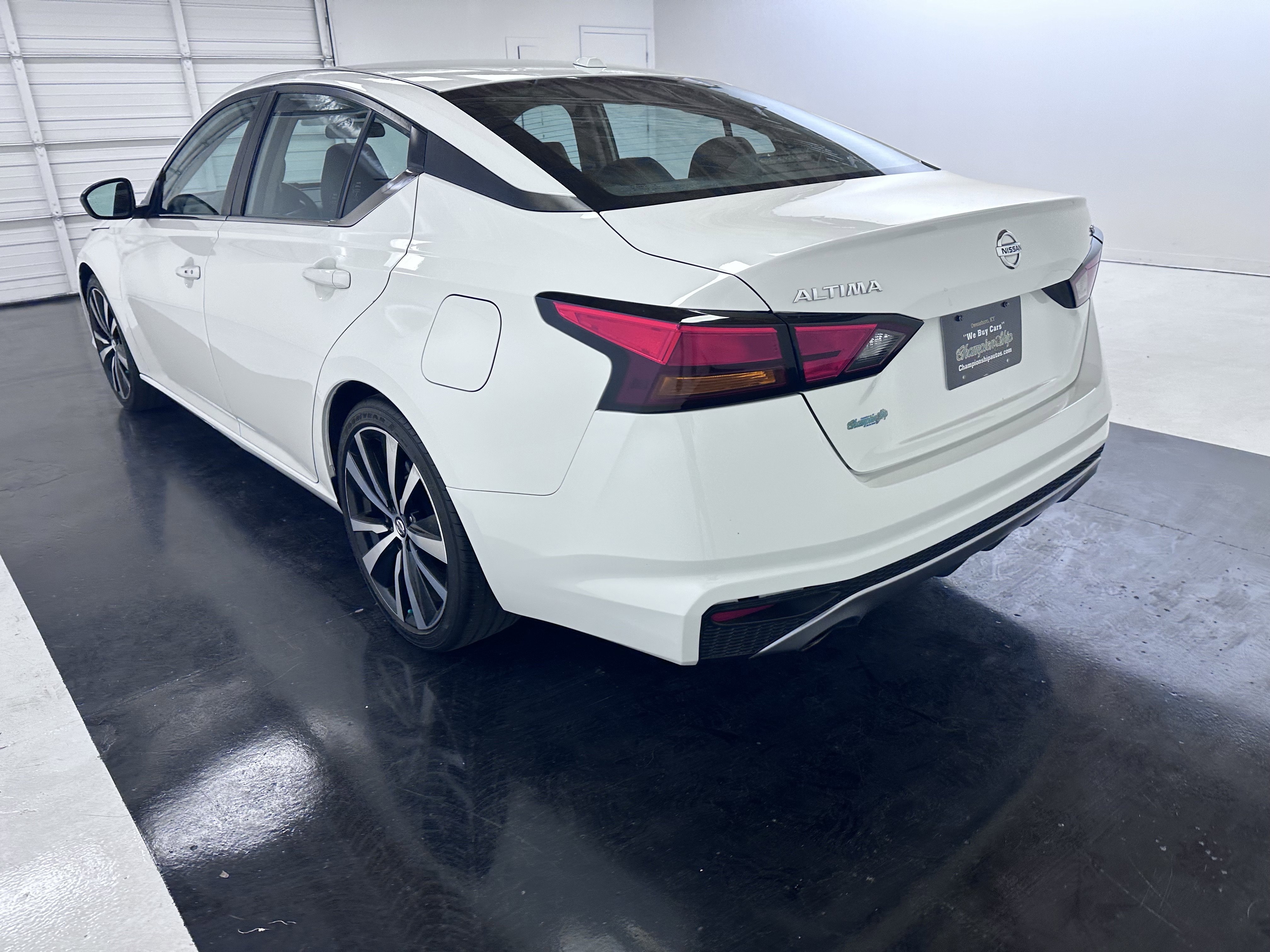 Used 2019 Nissan Altima 2.5 SR FWD image 10