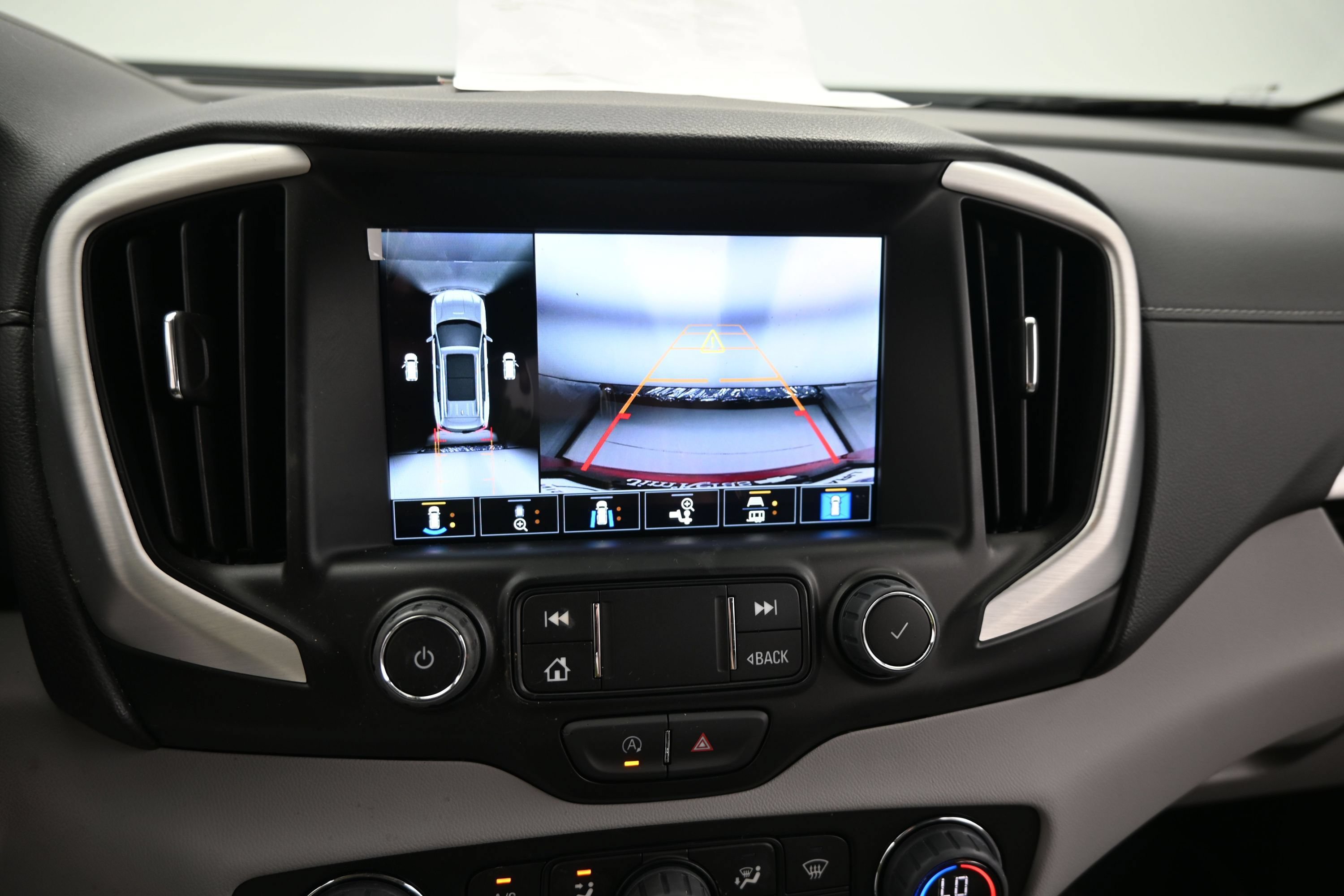 Used 2023 GMC Terrain SLT w/ Tech Package FWD image 21