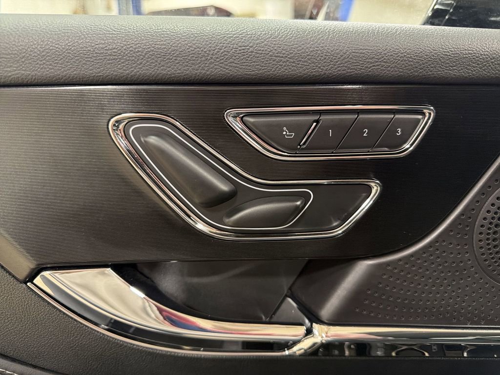 Used 2025 Lincoln Corsair AWD image 14