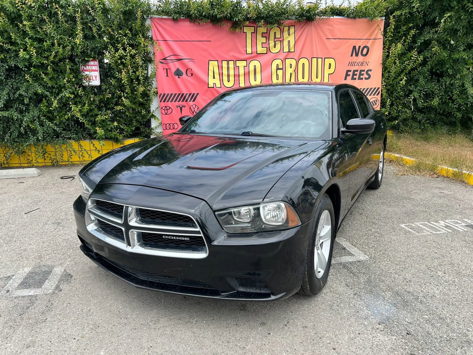 Used 2012 Dodge Charger SE RWD image 30