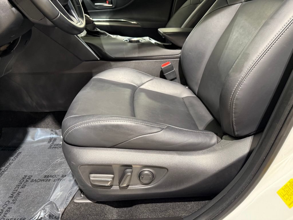 Certified 2023 Toyota Venza XLE AWD/4WD image 14