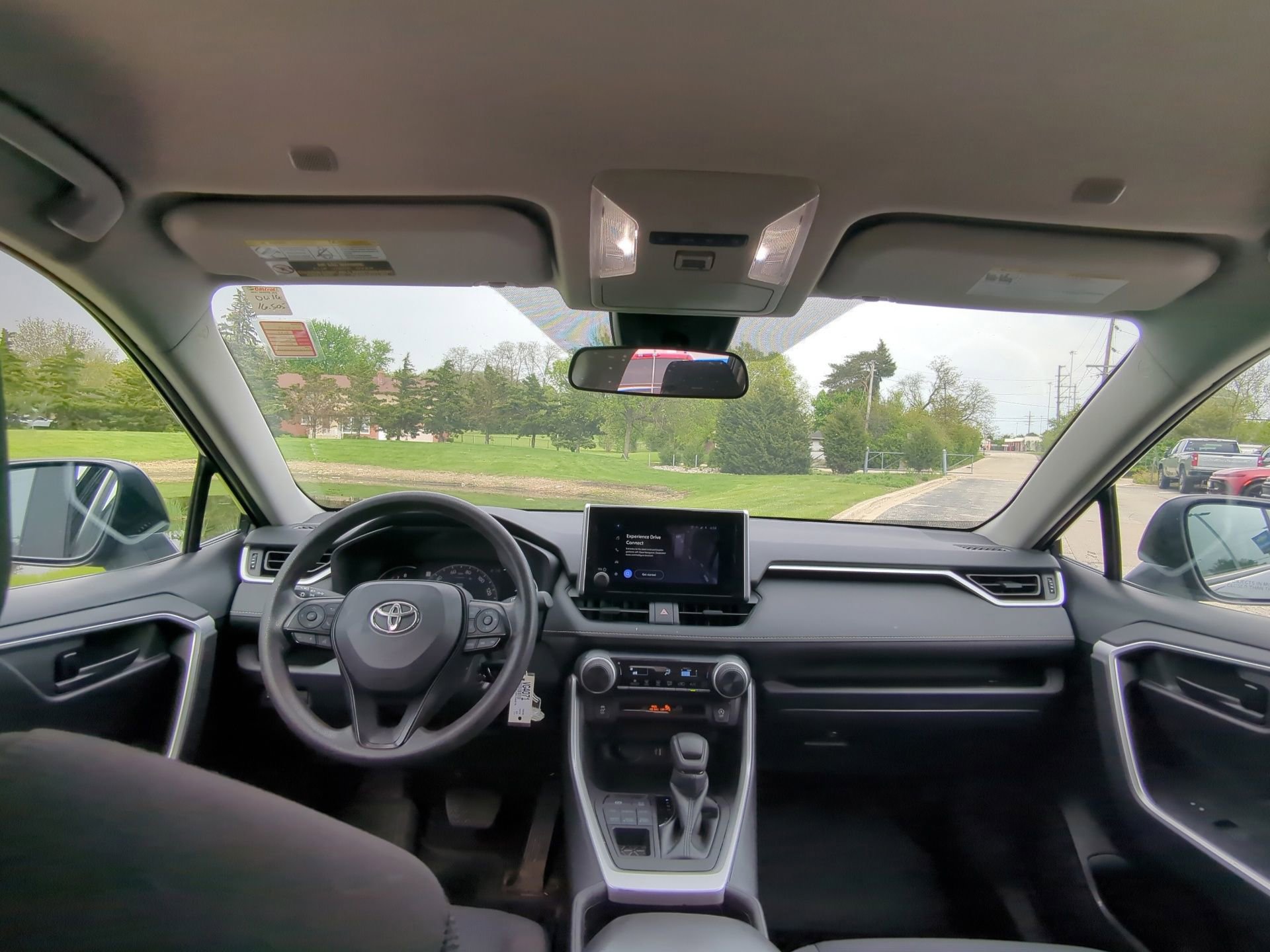 Used 2023 Toyota RAV4 LE AWD/4WD image 19