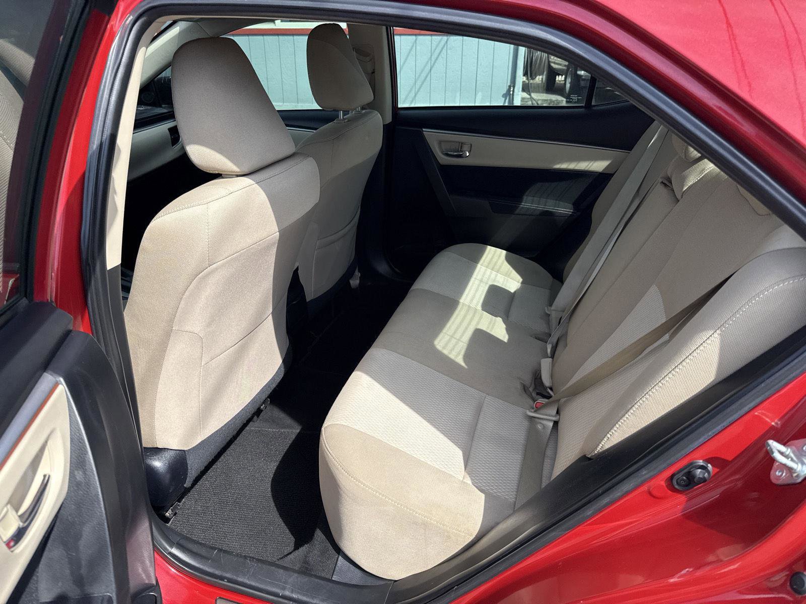 Used 2015 Toyota Corolla LE image 14