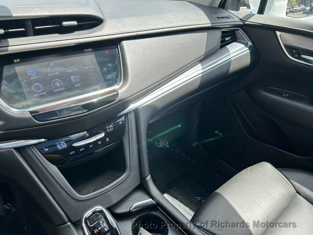 Used 2018 Cadillac XT5 Luxury w/ Driver Awareness Package AWD/4WD image 13