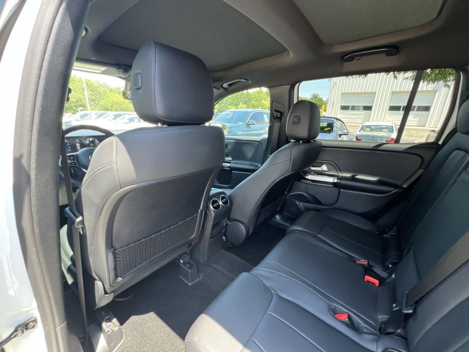 Used 2023 Mercedes-Benz GLB 250 4MATIC image 27