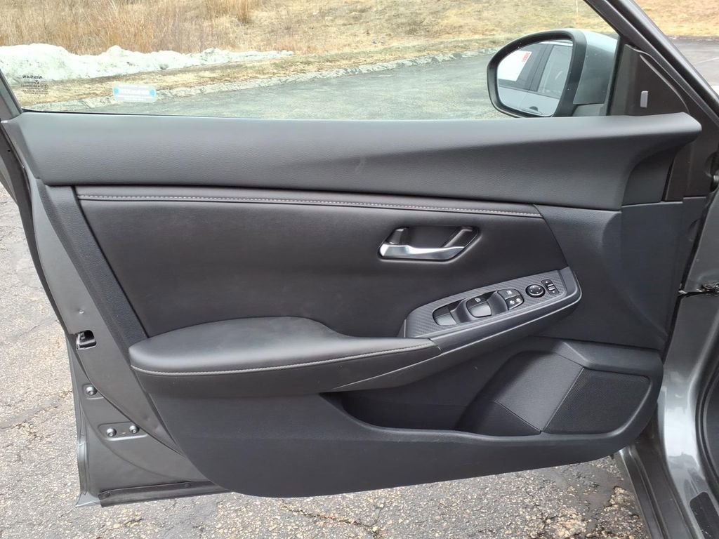 Used 2020 Nissan Sentra SV w/ Lighting Package image 10