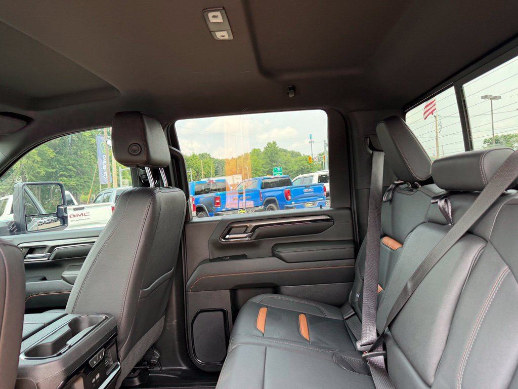 Used 2024 GMC Sierra 2500 AT4 w/ AT4 Preferred Package AWD/4WD image 13