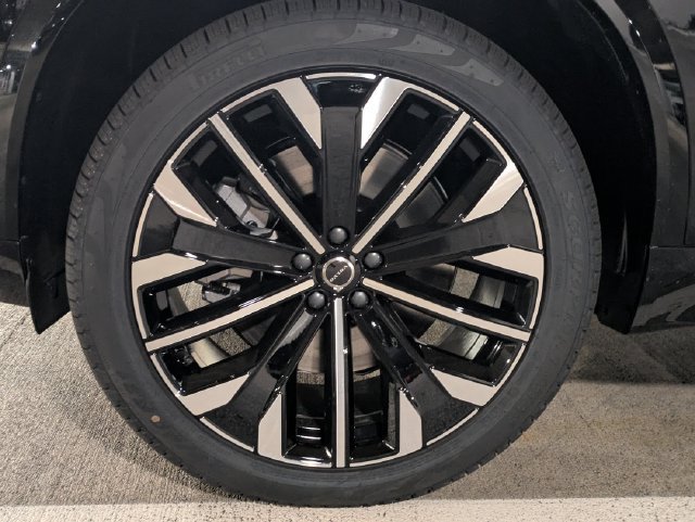 New 2026 Volvo XC90 T8 Plus w/ Protection Package AWD/4WD image 10