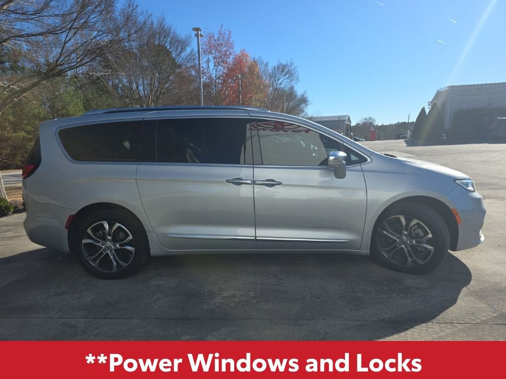 Used 2022 Chrysler Pacifica Pinnacle image 9