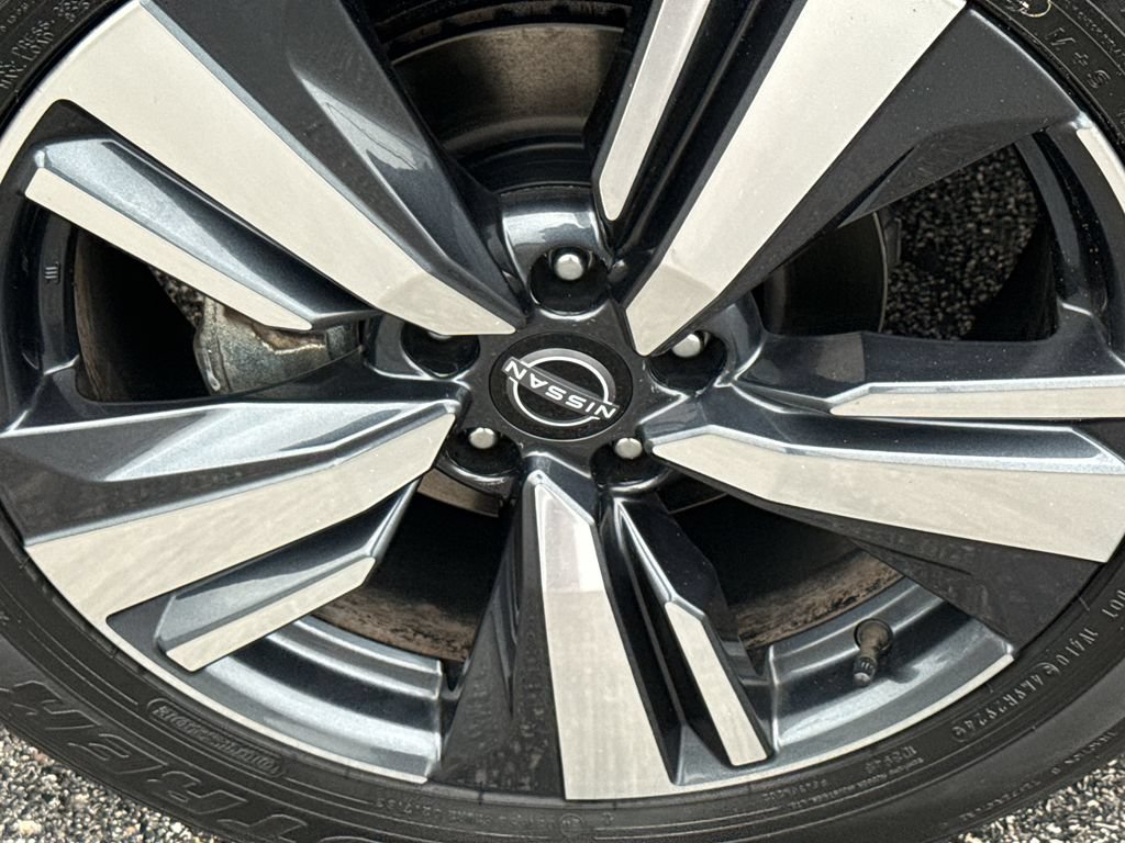 Certified 2023 Nissan Rogue Platinum w/ Platinum Premium Package AWD/4WD image 9