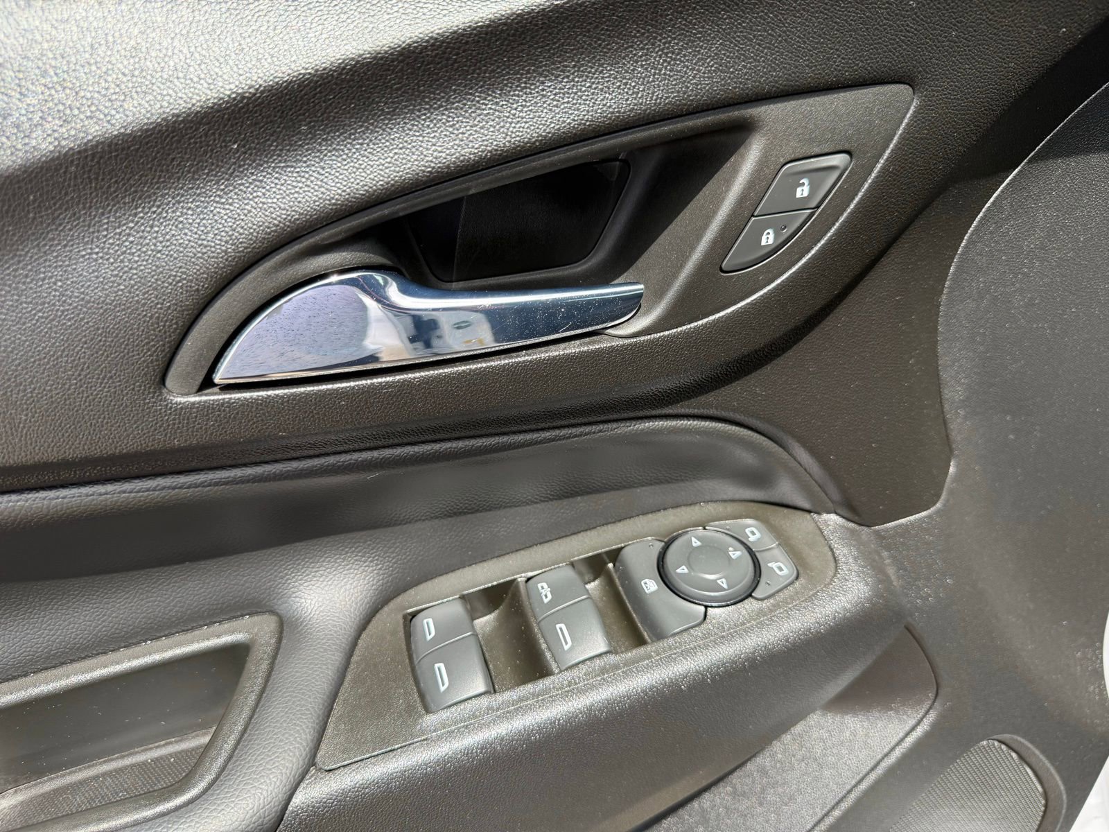 Used 2022 Chevrolet Equinox LT image 11
