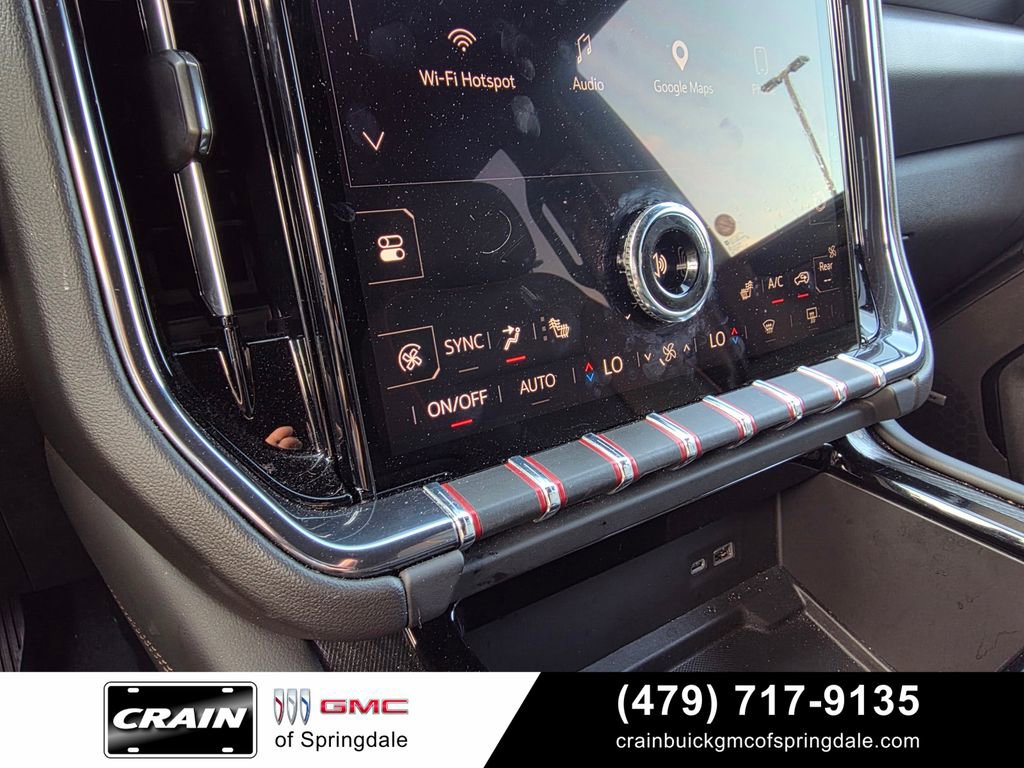 Used 2025 GMC Yukon XL AT4 AWD/4WD image 18