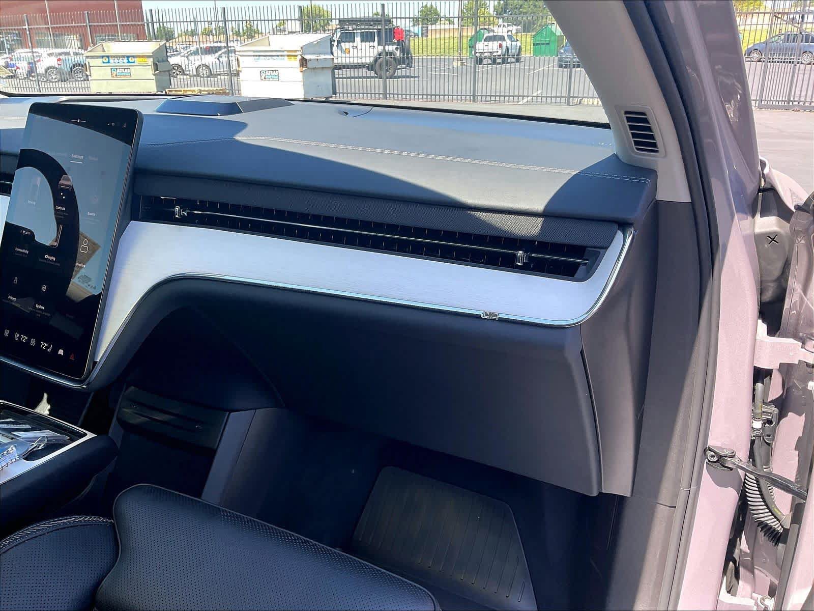 Used 2026 Volvo EX90 Ultra AWD/4WD image 19