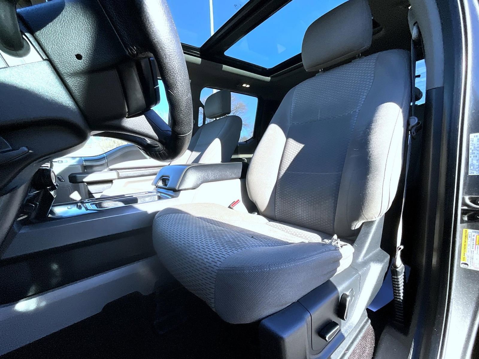 Used 2016 Ford F150 XLT w/ Equipment Group 302A Luxury image 11