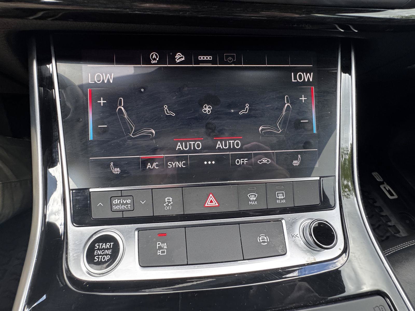 Used 2025 Audi Q8 Premium AWD/4WD image 25