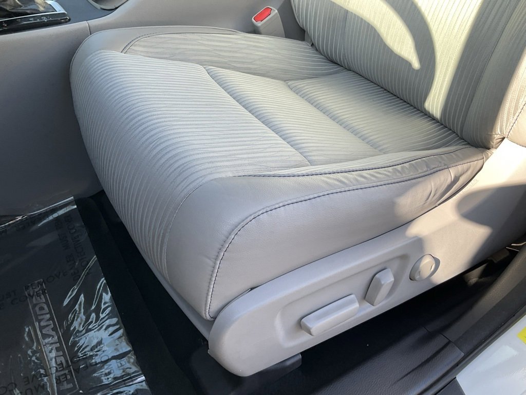 Used 2018 Toyota Highlander Plus image 16