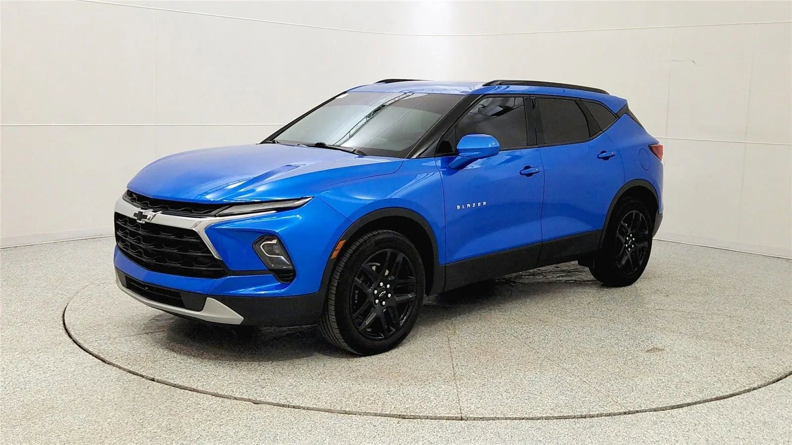 Used 2024 Chevrolet Blazer LT w/ Convenience Package image 3