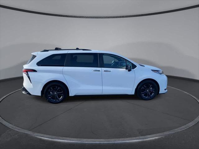 Certified 2025 Toyota Sienna XSE w/ XSE Plus Package image 9