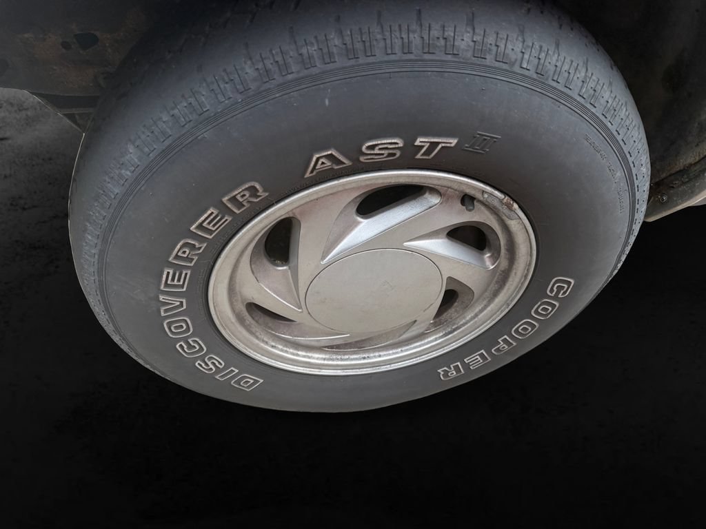 Used 2001 Chevrolet Blazer LT AWD/4WD image 11
