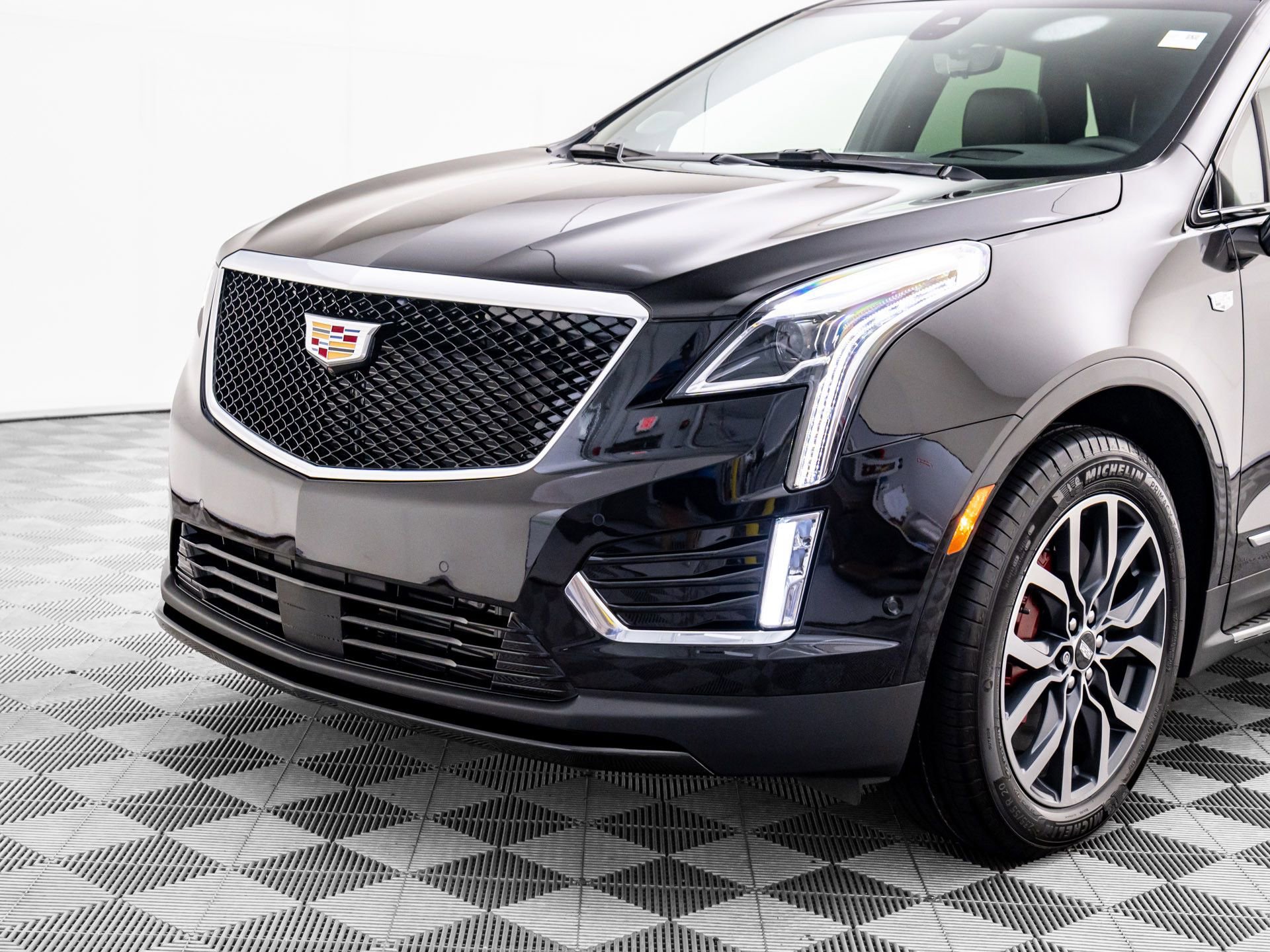 New 2025 Cadillac XT5 Sportv w/ Technology Package AWD/4WD image 39