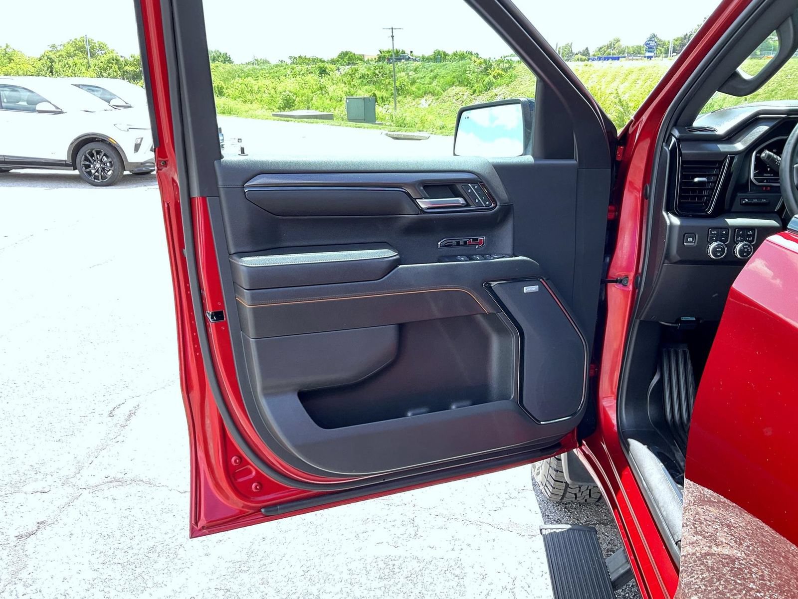 Certified 2023 GMC Sierra 1500 AT4 w/ Technology Package AWD/4WD image 11
