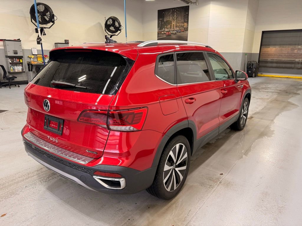 Used 2023 Volkswagen Taos SE w/ Panoramic Sunroof Package image 6