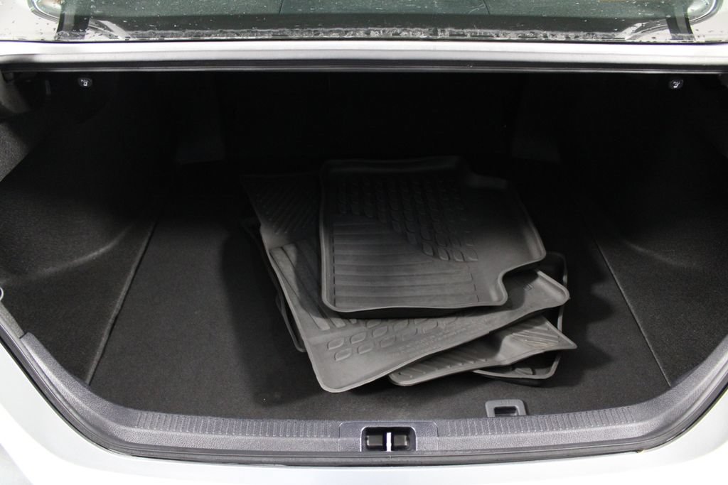 Used 2022 Toyota Camry LE FWD image 16