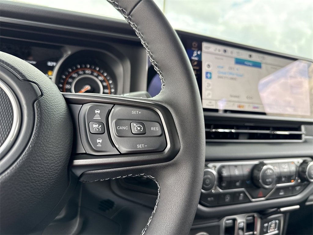 New 2025 Jeep Gladiator Mojave w/ Steel Bumper Group image 16