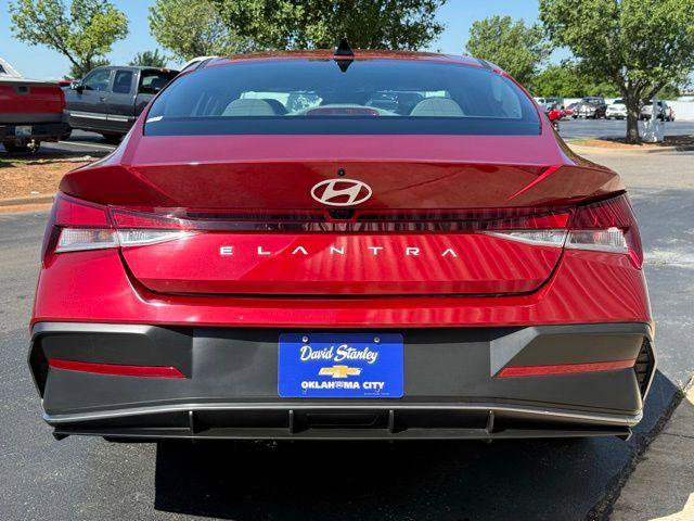 Used 2024 Hyundai Elantra SEL w/ Convenience Package FWD image 15