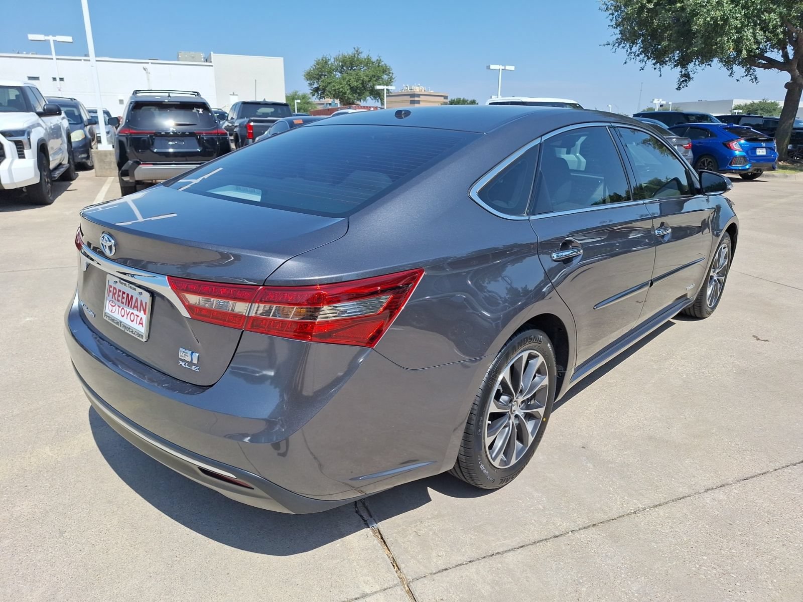 Used 2016 Toyota Avalon XLE Premium FWD image 6